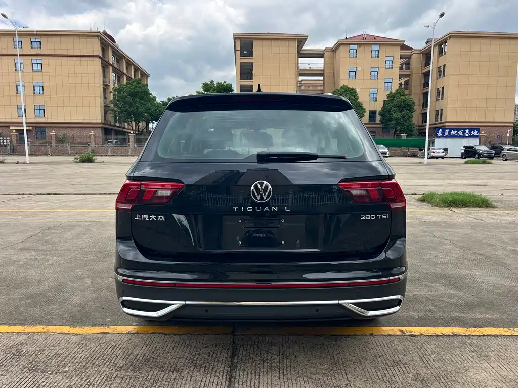 Volkswagen Tiguan L 2022 — фото 12