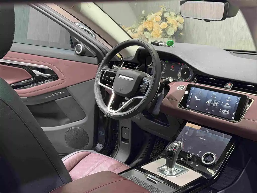 Land Rover Evoque 2024 — фото 12