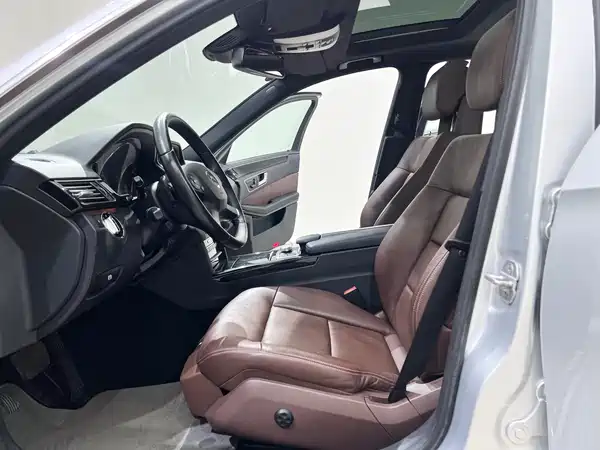 Mercedes-Benz E-Class 2010