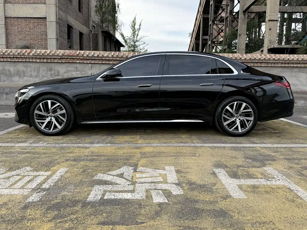 Mercedes-Benz E-Class 2024