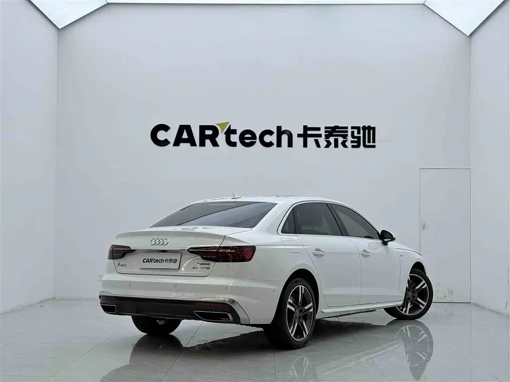 Audi A4L 2022 — фото 4