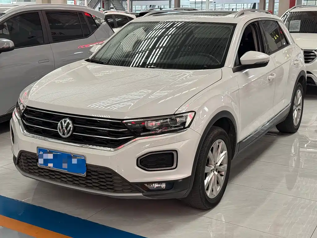 Volkswagen T-Roc 2021 — фото 1
