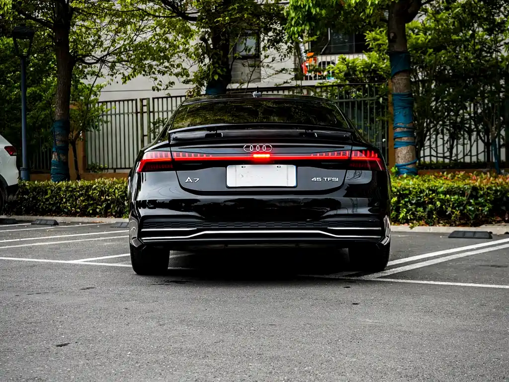 Audi A7 2021 — фото 11