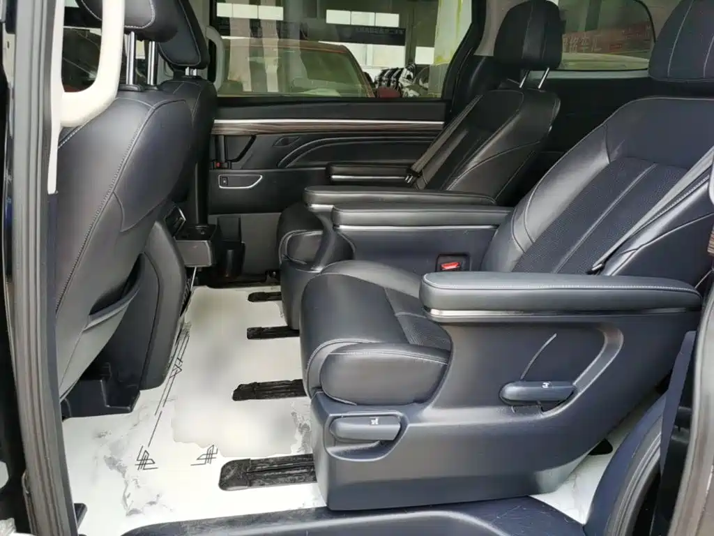 GAC Motor Trumpchi M8 2022 — фото 17