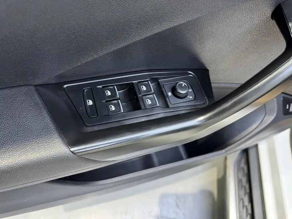 Volkswagen T-Roc 2021 — фото 10