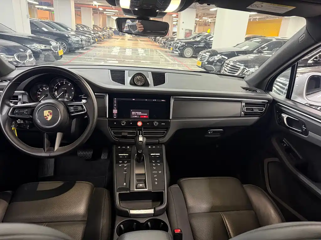 Porsche Macan 2021