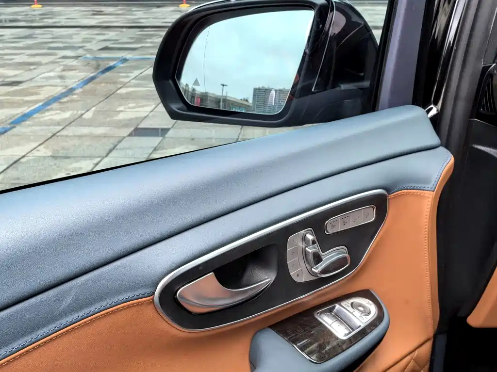 Mercedes-Benz V-Class 2024 — фото 10