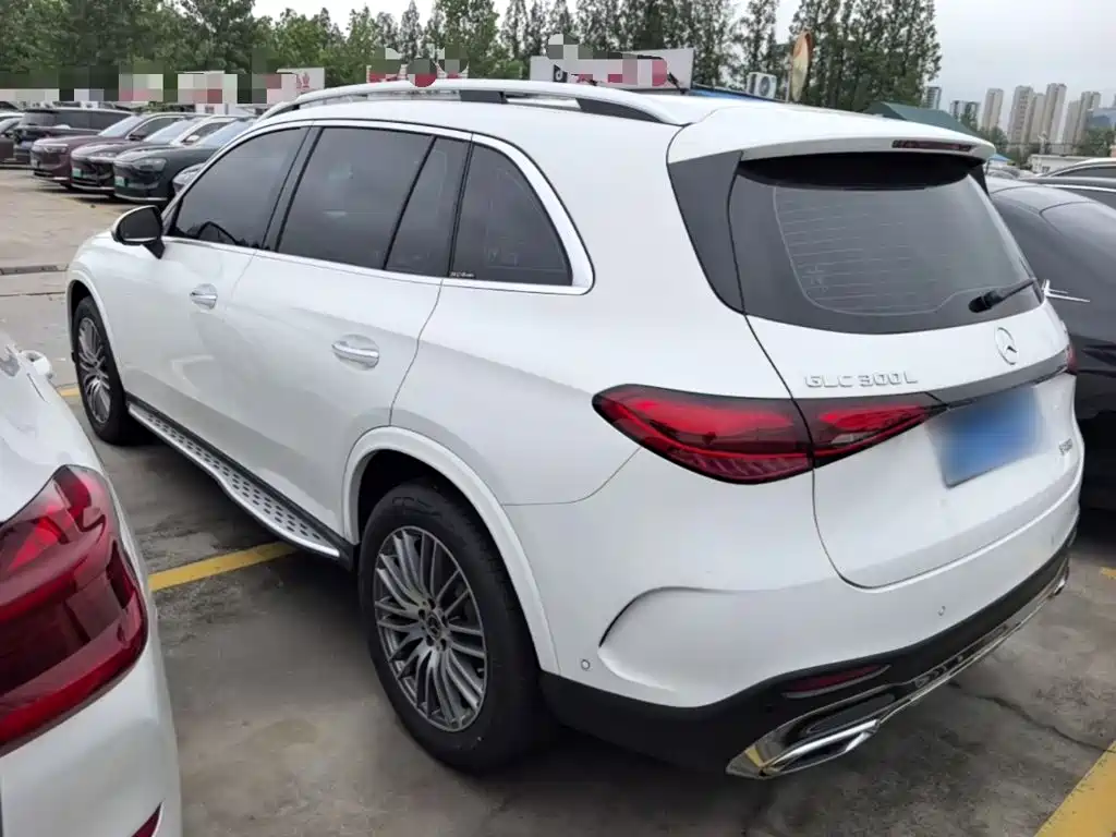 Mercedes-Benz GLC 2025