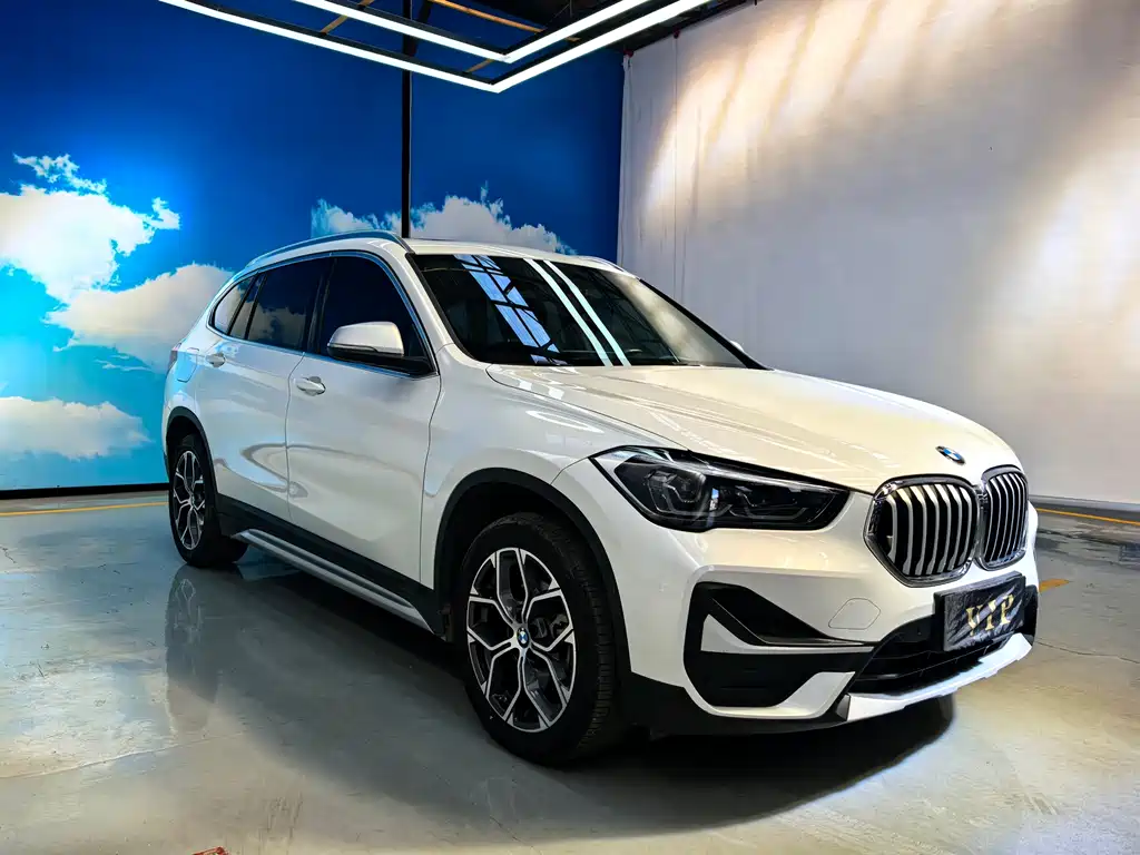 BMW X1 2022 — фото 1