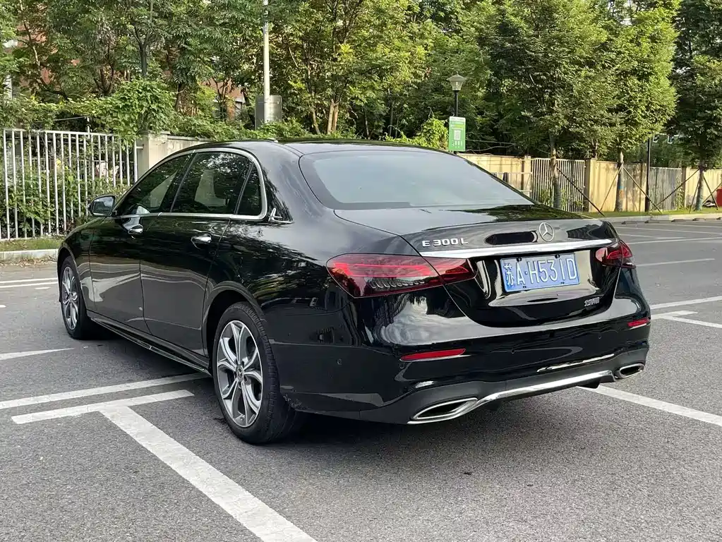 Mercedes-Benz E-Class 2023