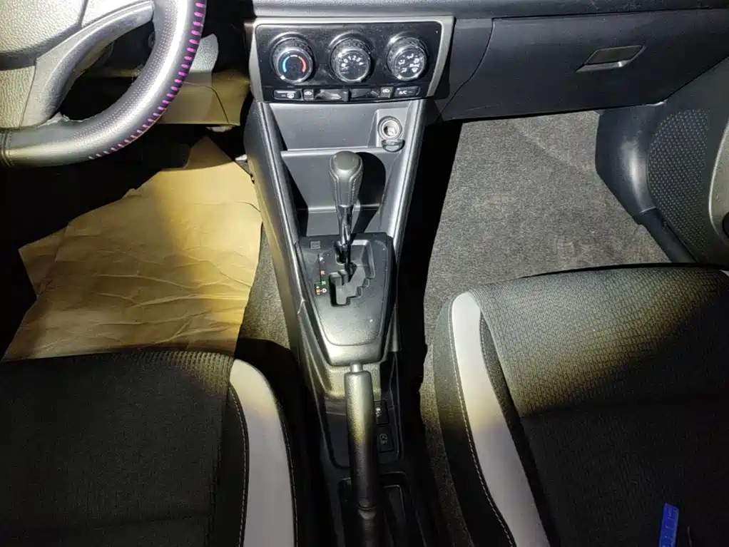 Toyota Yaris L 2021 — фото 14