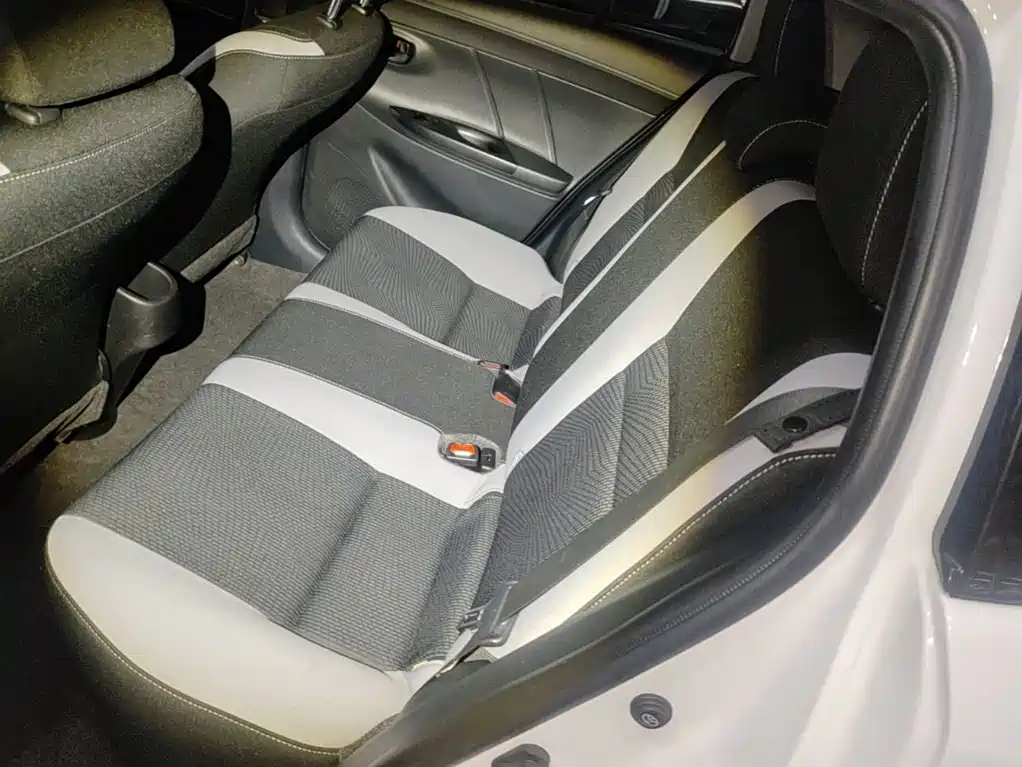 Toyota Yaris L 2021 — фото 17