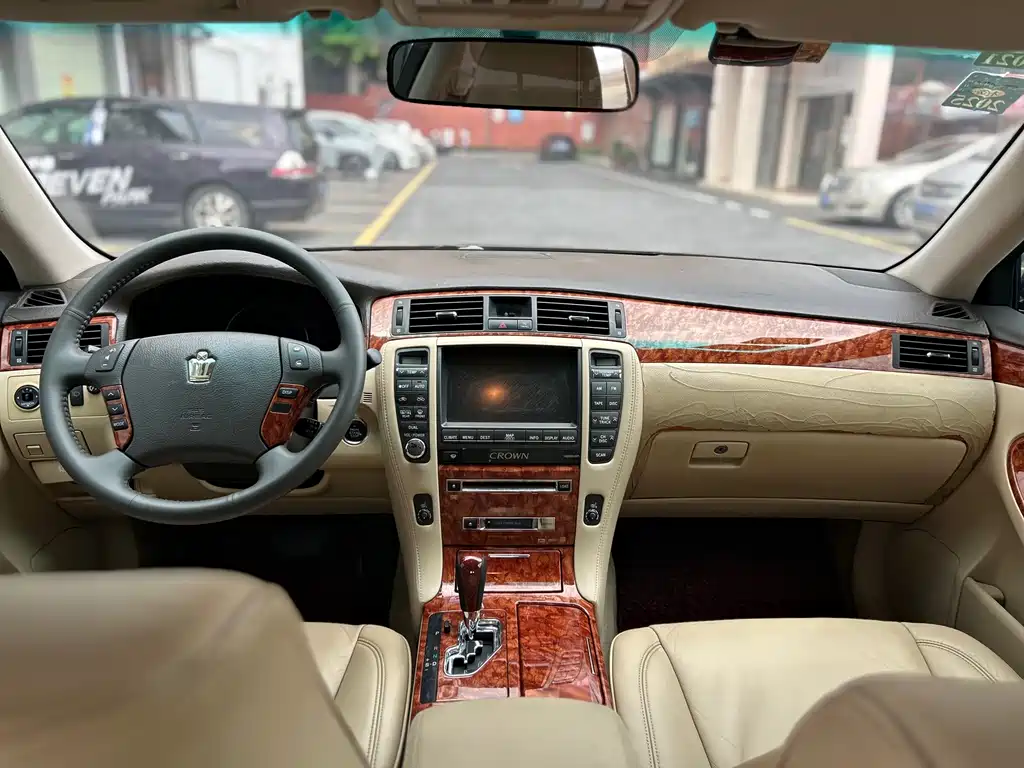 Toyota Crown 2005 — фото 22