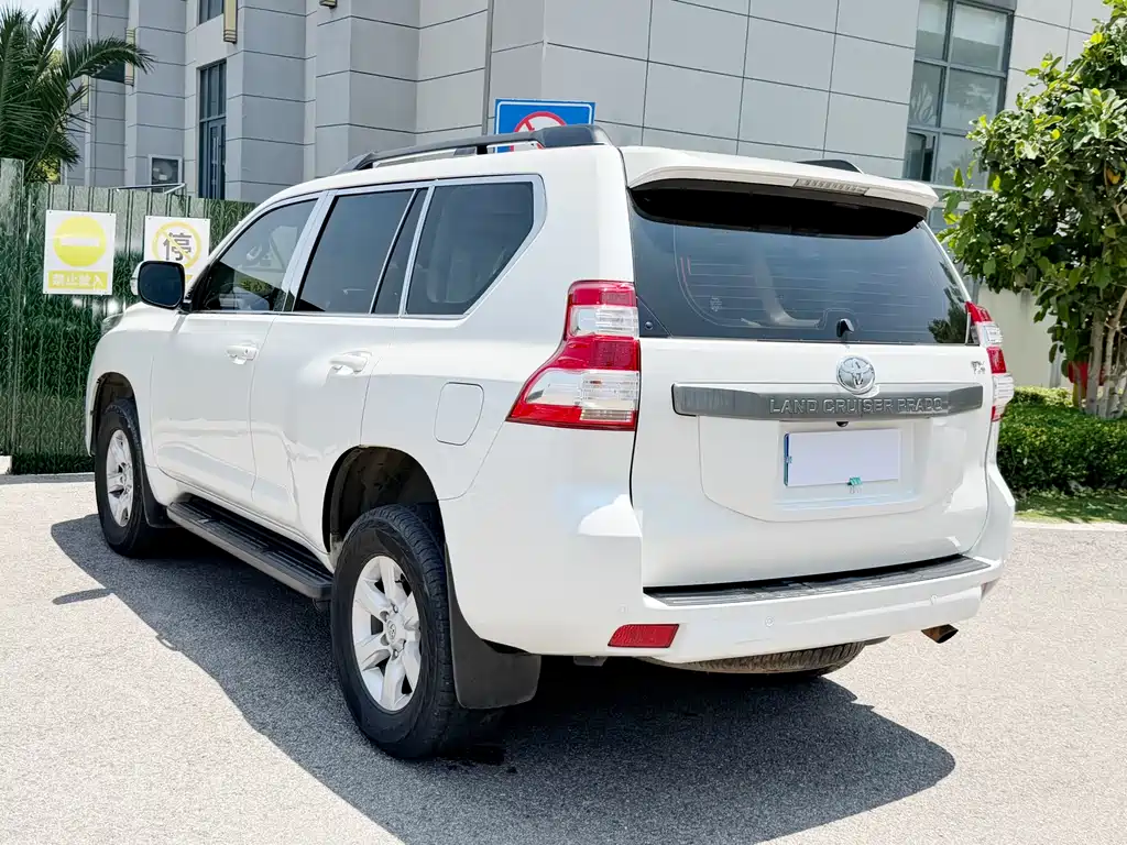 Toyota Prado 2014 — фото 17