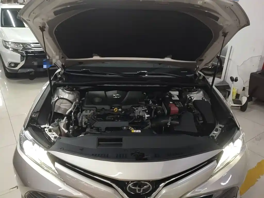 Toyota Camry 2019 — фото 20