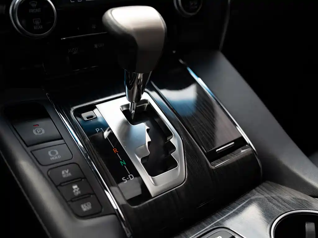 Lexus LM 2022 — фото 14