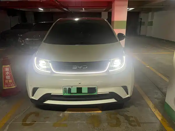BYD Dolphin 2023