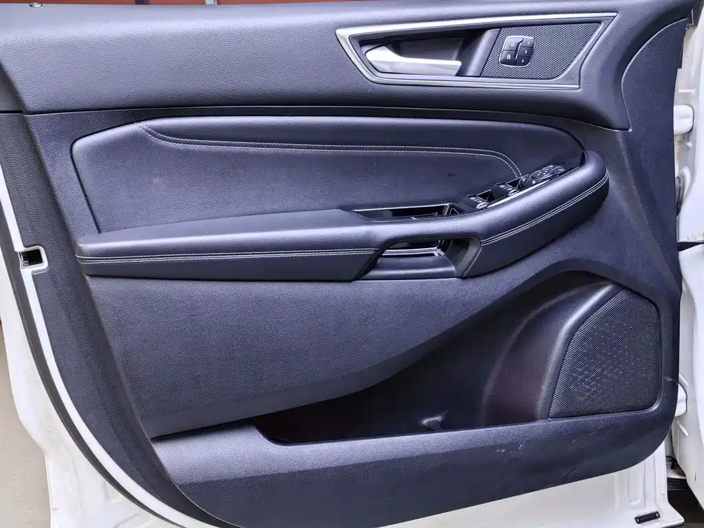 Ford Edge 2016 — фото 14
