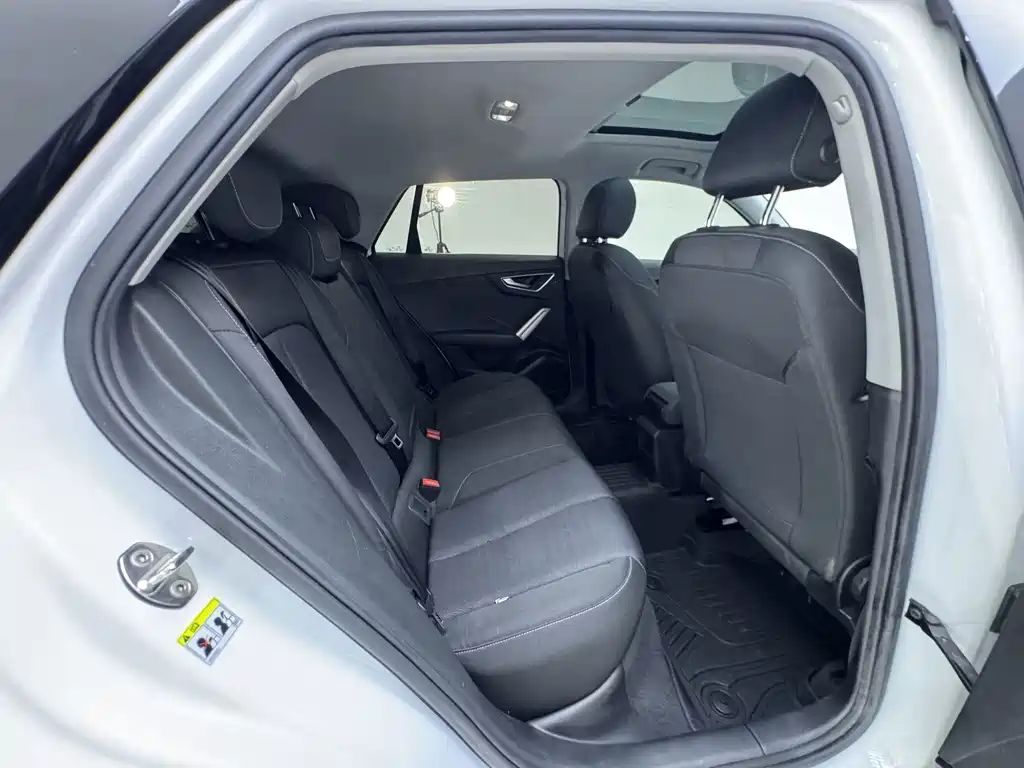 Audi Q2L 2021