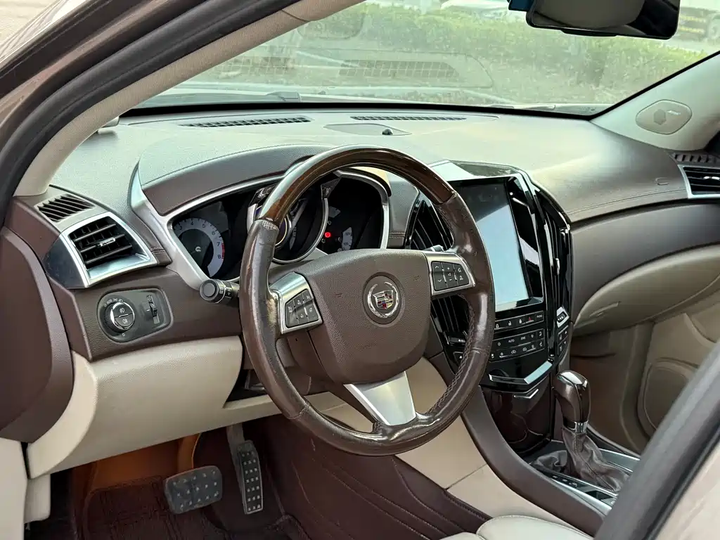 Cadillac SRX 2012 — фото 11