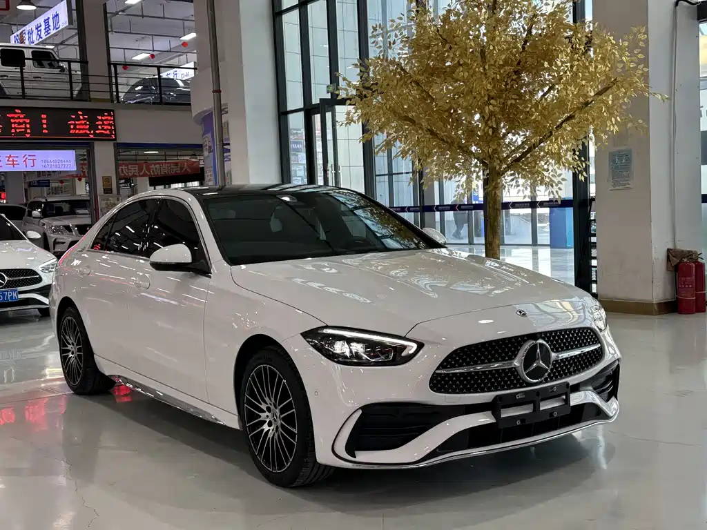 Mercedes-Benz C-Class 2023 — фото 3