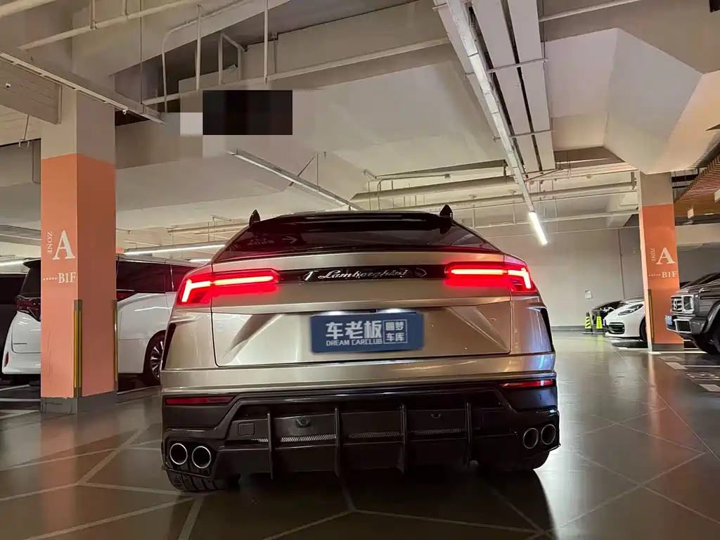 Lamborghini Urus 2020