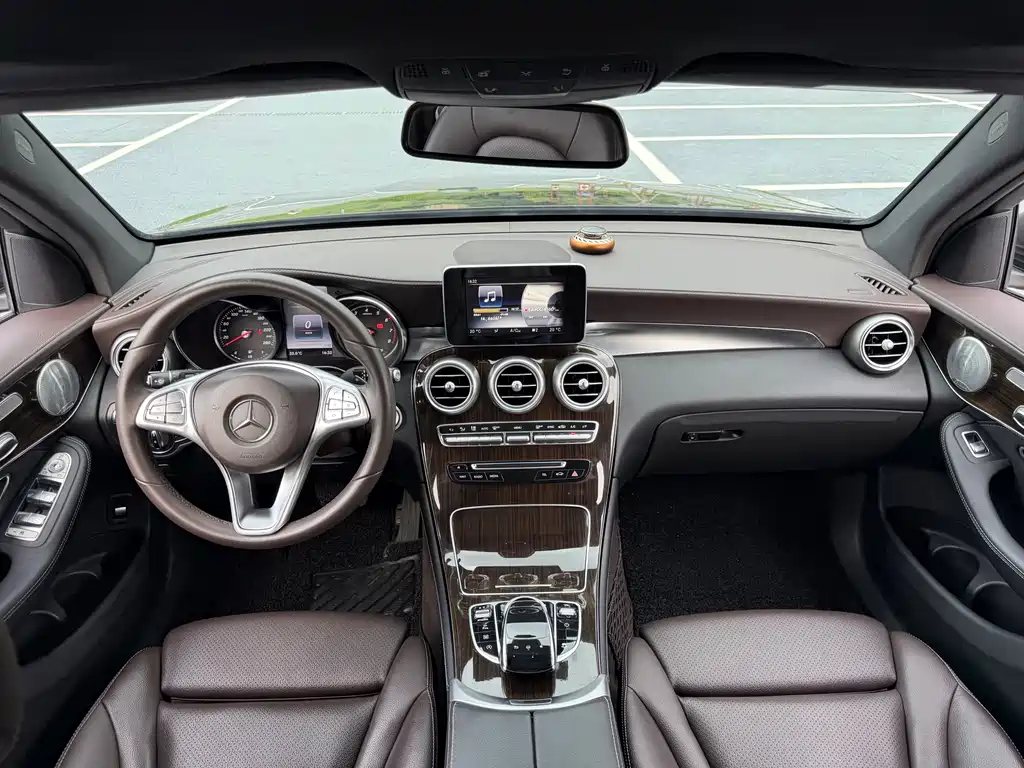 Mercedes-Benz GLC 2016 — фото 10
