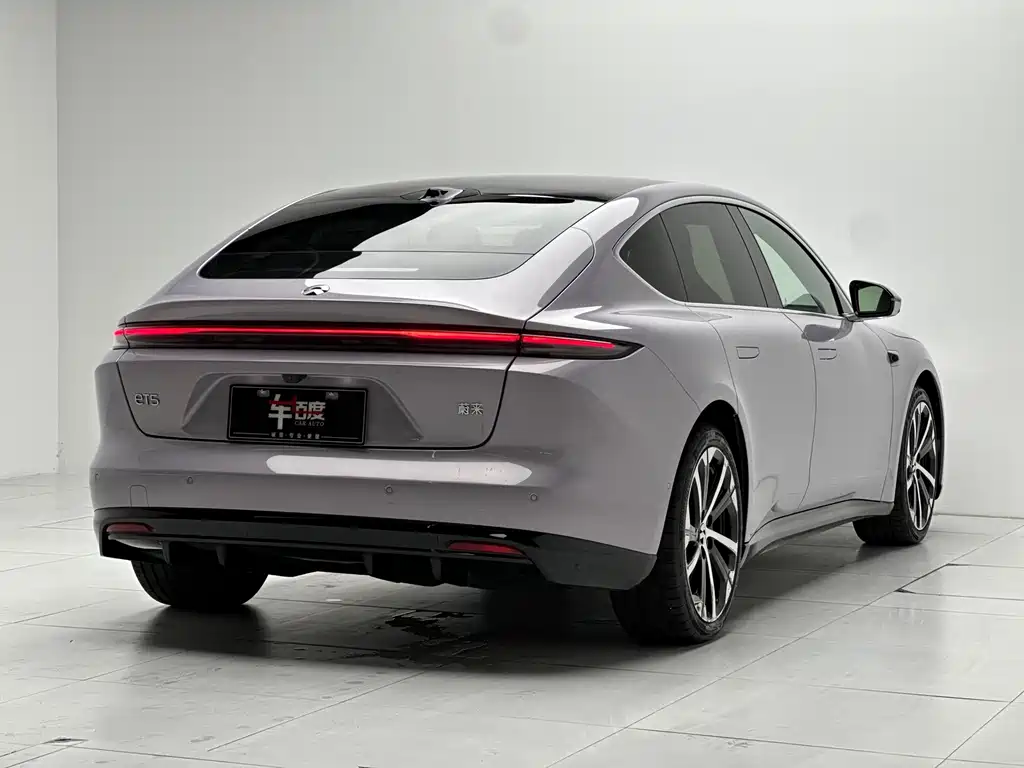 NIO ET5 2025