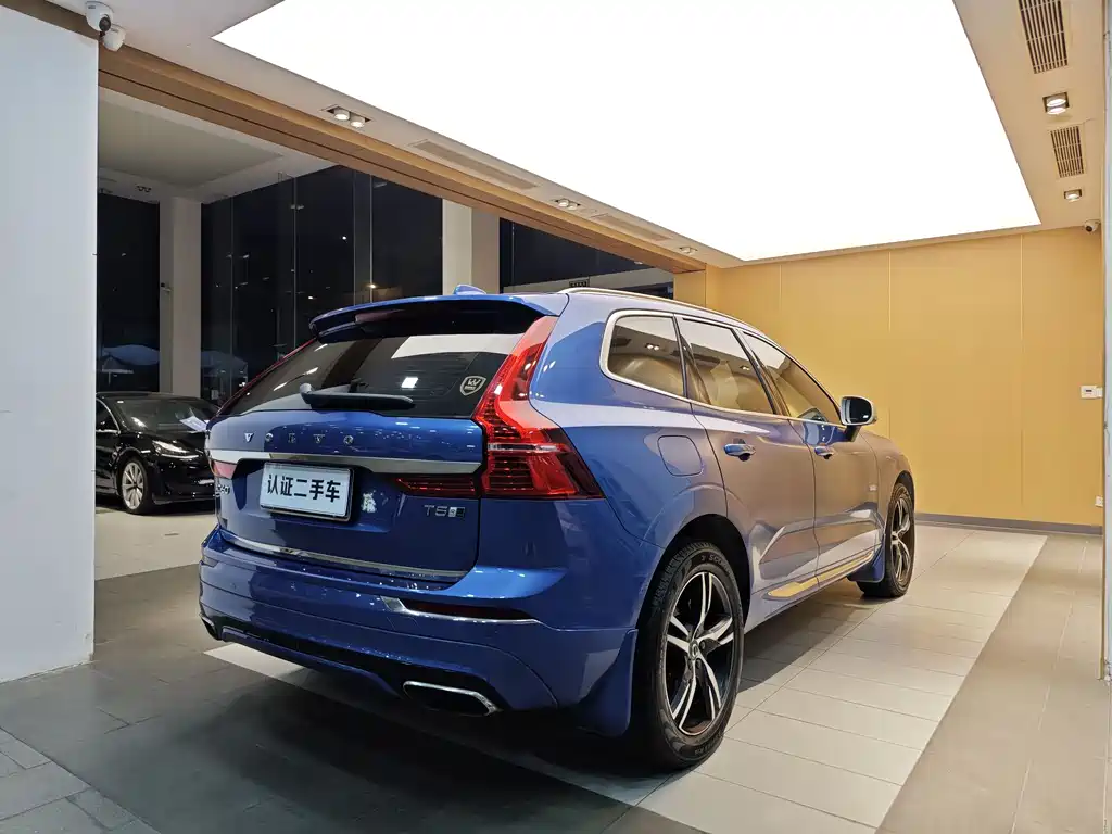 Volvo XC60 2018 — фото 30