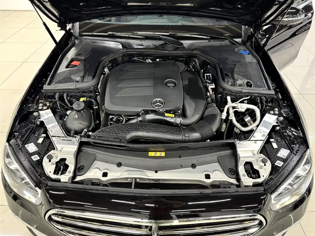 Mercedes-Benz E-Class 2023 — фото 21
