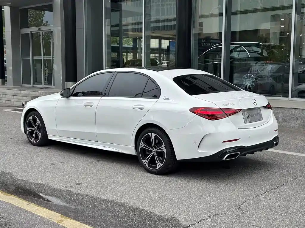 Mercedes-Benz C-Class 2022 — фото 4