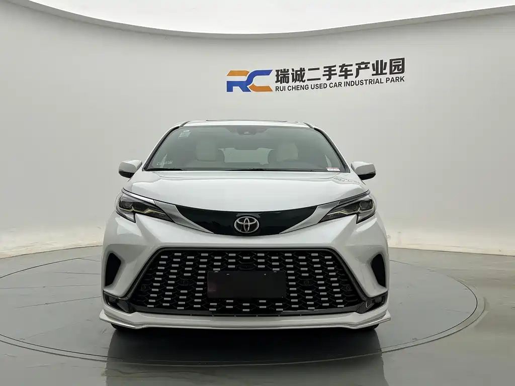 Toyota Granvia 2025