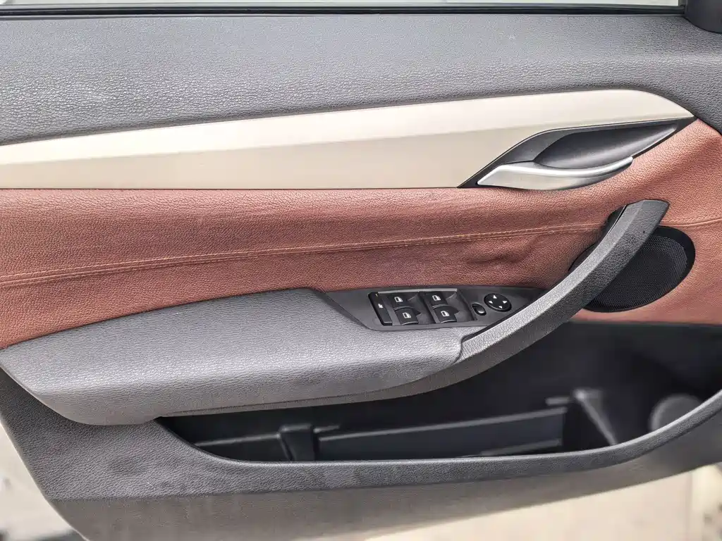 BMW X1 2015 — фото 14