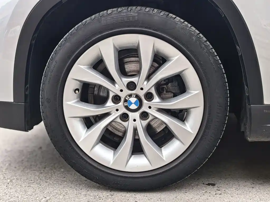 BMW X1 2015 — фото 18