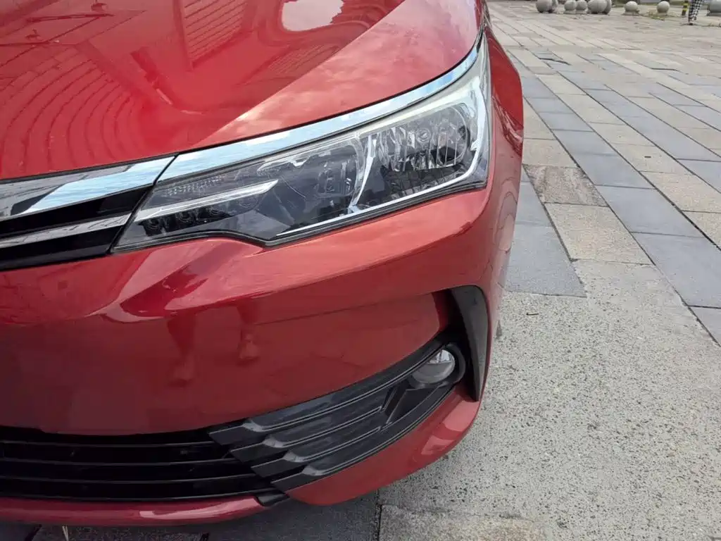 Toyota Corolla 2017 — фото 24