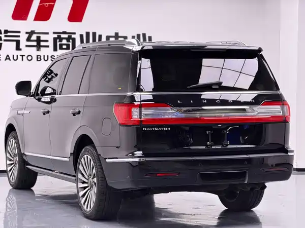 Lincoln Navigator 2021