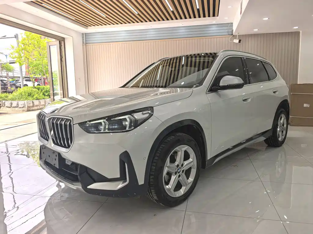 BMW X1 2023 — фото 1