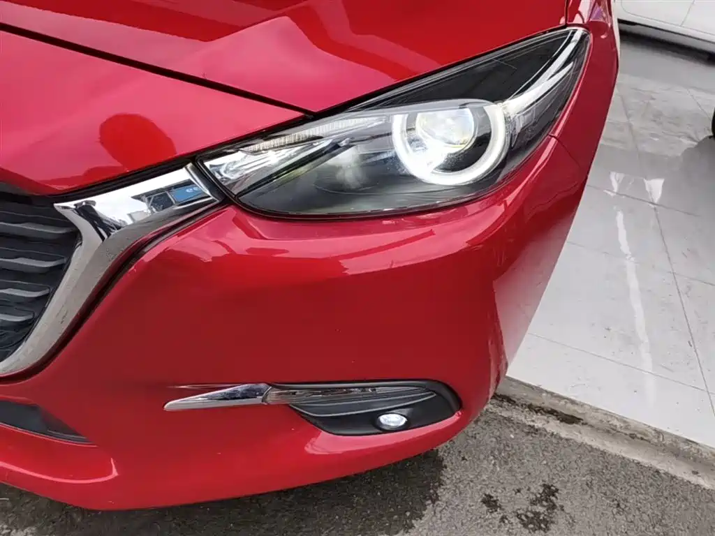 Mazda 3 Axela 2017 — фото 24
