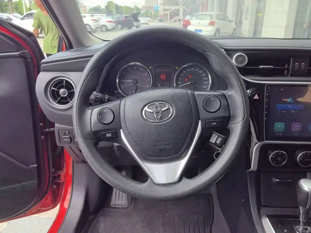 Toyota Corolla 2017 — фото 11