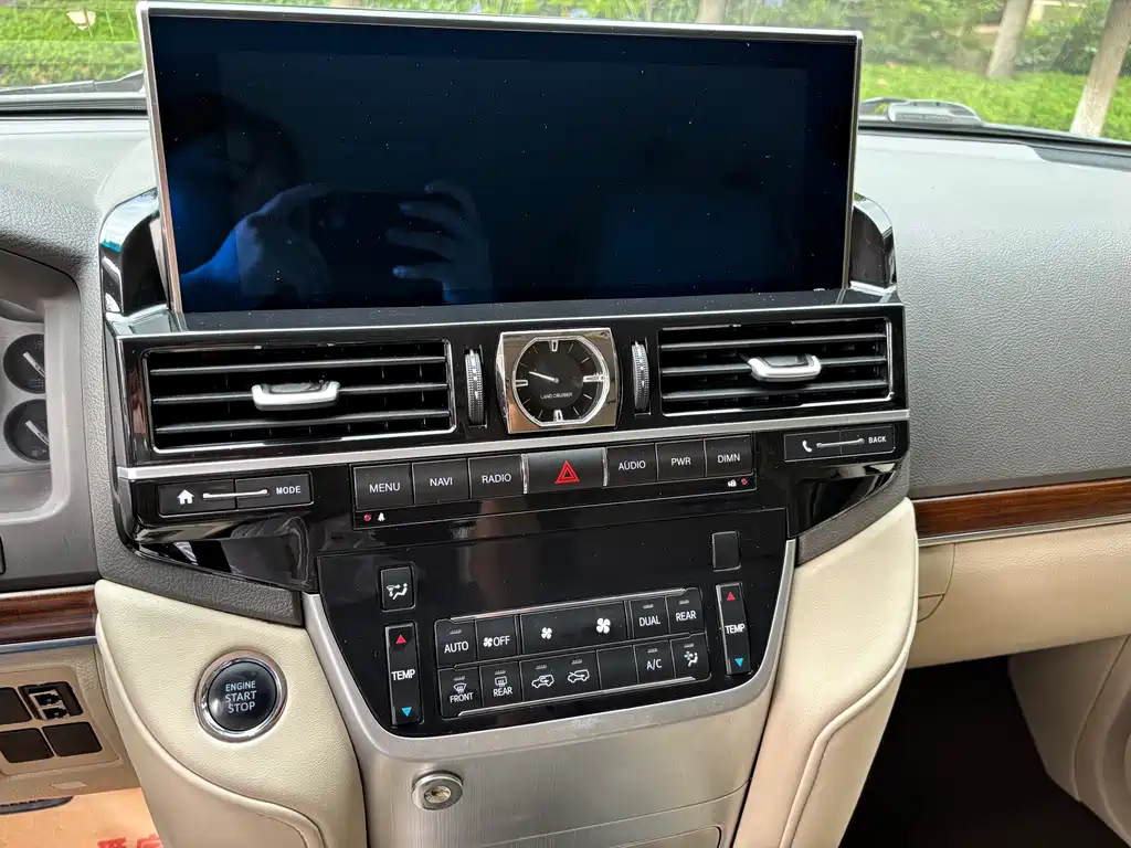 Toyota Land Cruiser 2018 — фото 14
