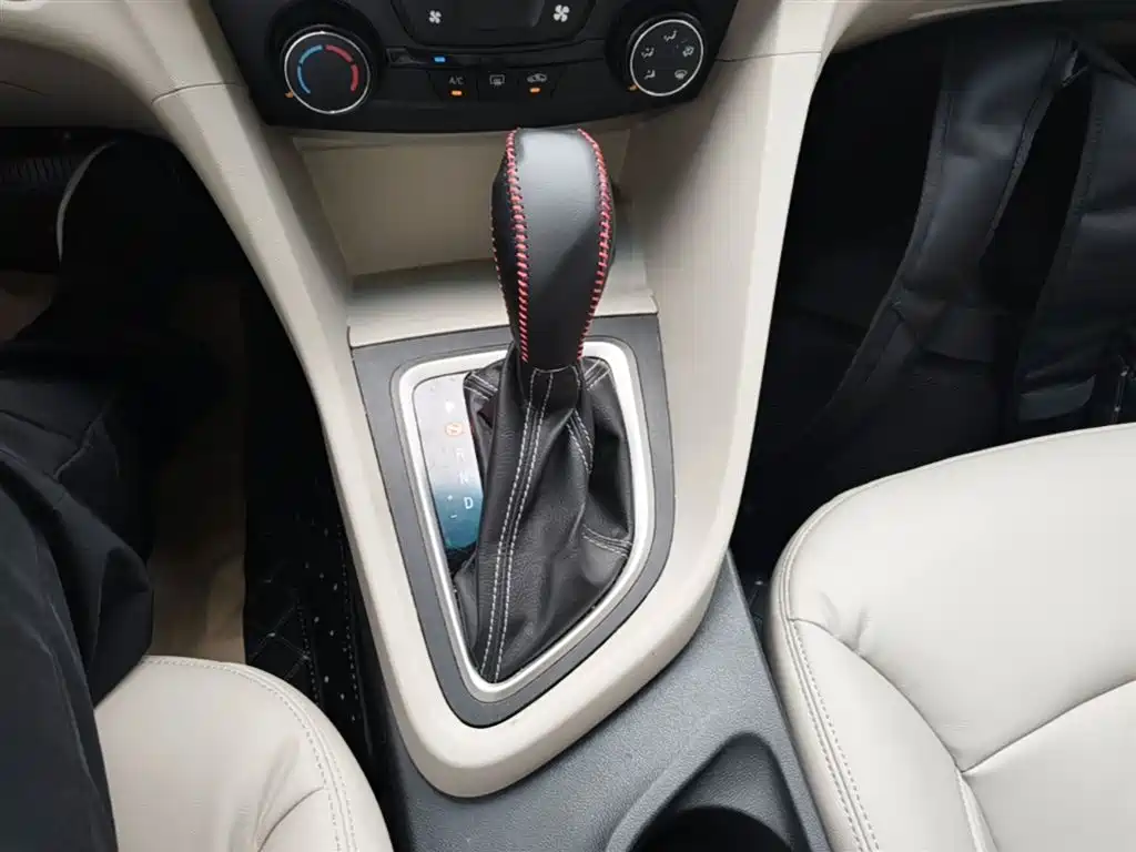 Buick Excelle 2016 — фото 14