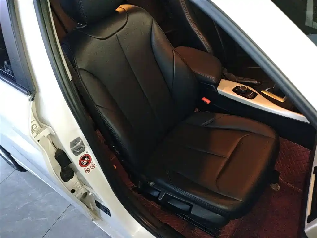BMW 1 Series 2015 — фото 25