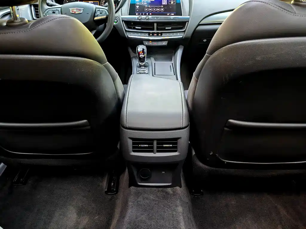 Cadillac CT5 2021 — фото 13