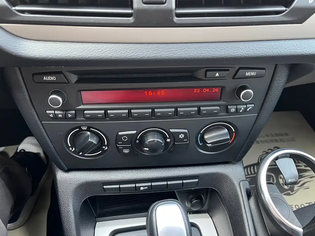 BMW X1 2012 — фото 14