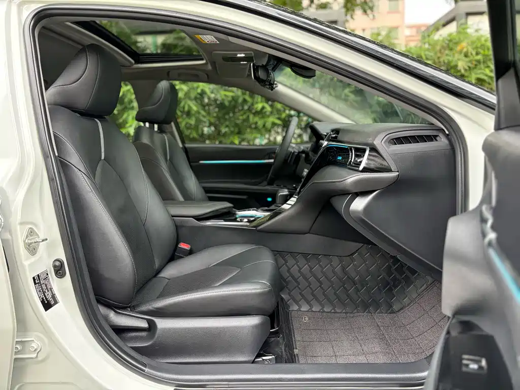 Toyota Camry 2020 — фото 10