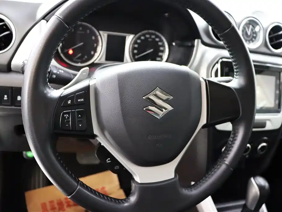 Suzuki Vitara 2018 — фото 15