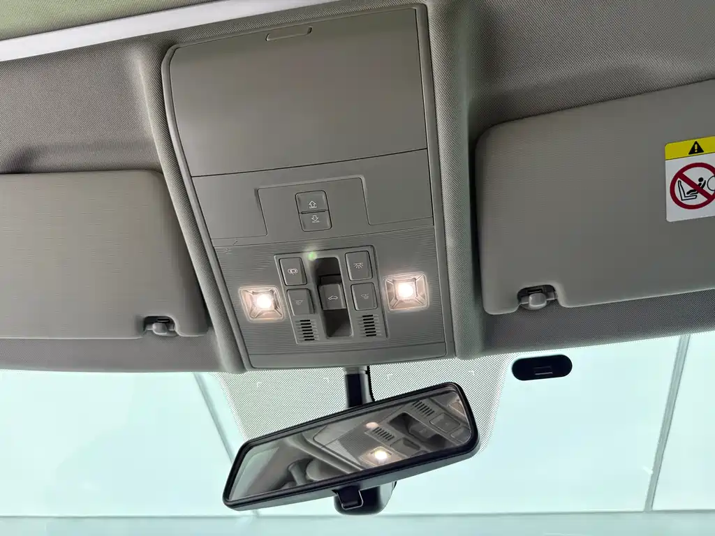 Volkswagen Tiguan L 2023 — фото 17
