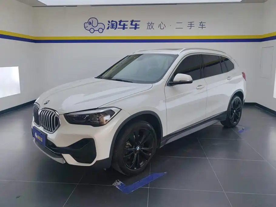 BMW X1 2020 — фото 1