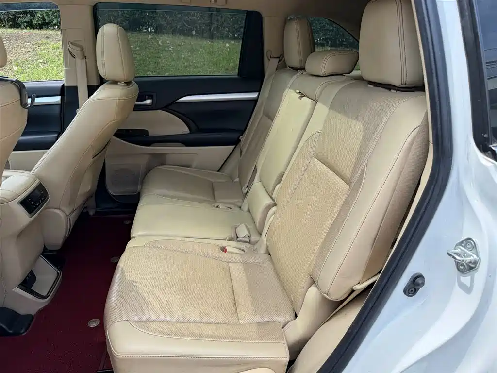 Toyota Highlander 2020 — фото 10