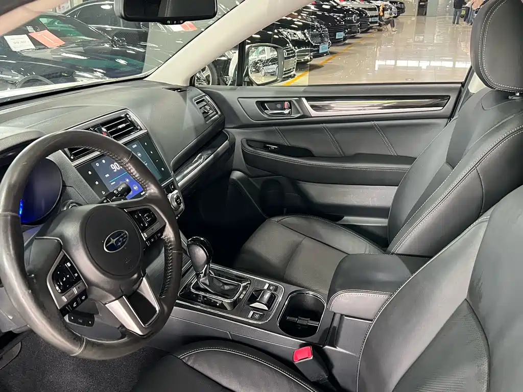 Subaru Outback 2017 — фото 16